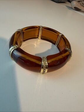 Gold-Accent Amber Resin Stretch Bracelet